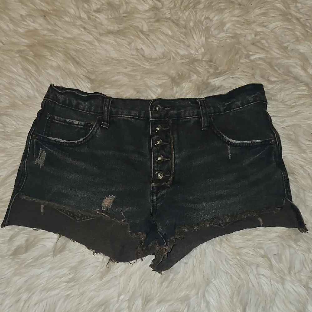 Free People Distressed Jean Shorts – Dark Wash, Button Front, Size 28